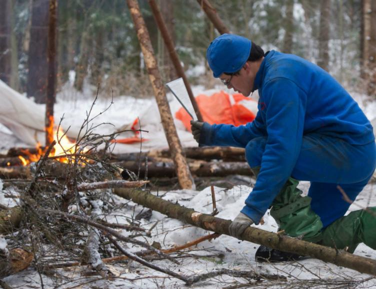 Camp de survie hivernal