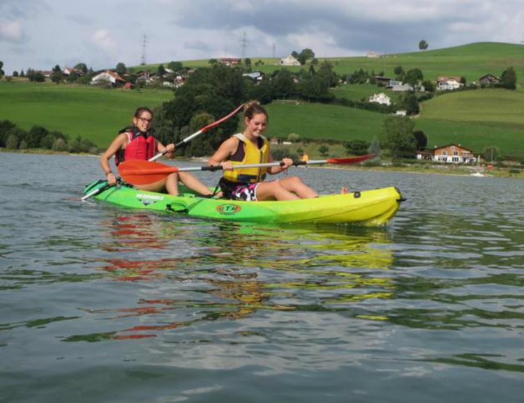Kayak sur le lac de la Gruyère 